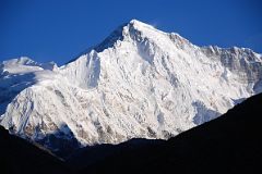 09 Cho Oyu Just After Sunrise Close Up From Gokyo.JPG